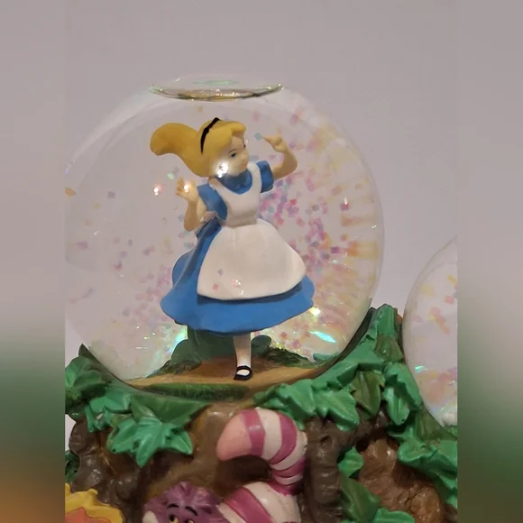 RARE, Enesco, Disney Alice in Wonderland Musical Double Snow Globe Music Works!